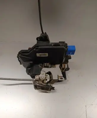 Audi A8 S8 D3 4E Rear door lock 4E0839016 PA66302