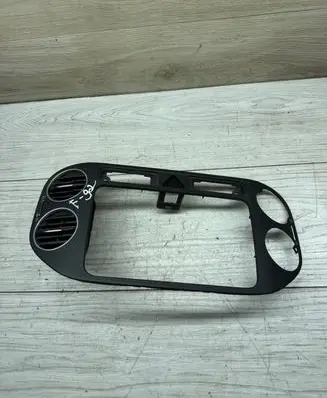 Volkswagen Golf Plus Radio/GPS head unit trim 5M0858071J