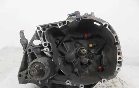 Renault Clio II Manual 6 speed gearbox JB3905