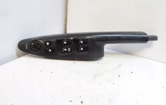Hyundai Tucson JM A set of switches 93570-2E200