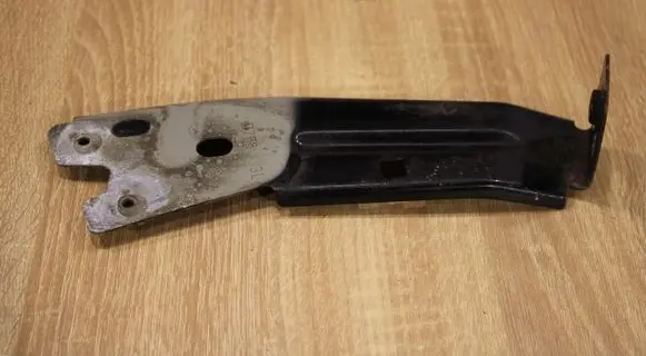 Maserati Ghibli Fender mounting bracket