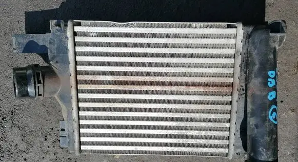 Renault Clio IV Intercooler radiator 14461B680E 1260615 144963014R