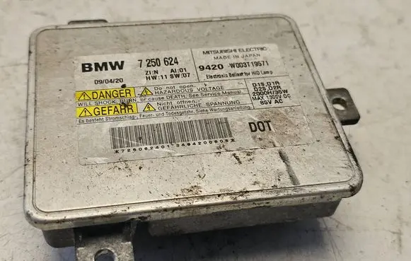 BMW 3 E90 E91 Headlight ballast module Xenon 7250624 W003T19571