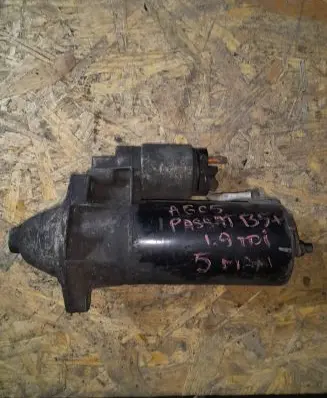 Volkswagen PASSAT B5 Starter motor 0001110122