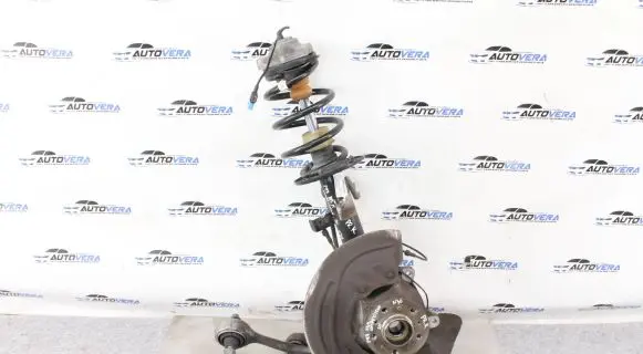 BMW X3M F97 Front wheel hub spindle knuckle 8067505 37108067505 8067435