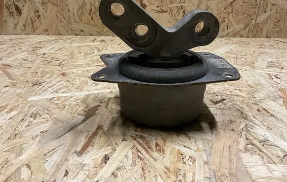 Opel Insignia A Gearbox mount 13227730