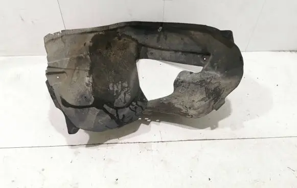Front wheel arch liner splash guards