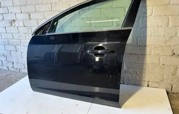 Volvo V60 Front door