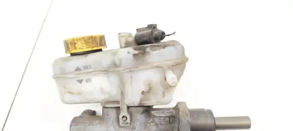 Skoda Fabia Mk1 (6Y) Master brake cylinder