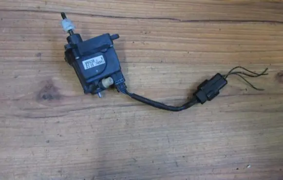 Mazda 323 Headlight level adjustment motor rbc5aa 5e12
