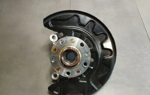 Audi Q3 F3 Front wheel hub 5Q0407257A