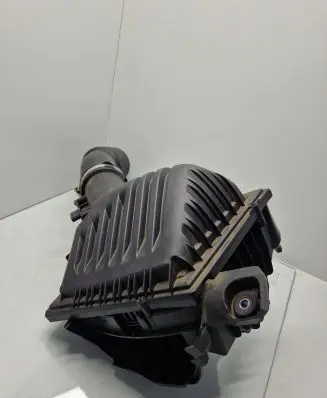 BMW 1 F40 Air filter box 7619267