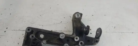 Seat Toledo III (5P) Engine mounting bracket