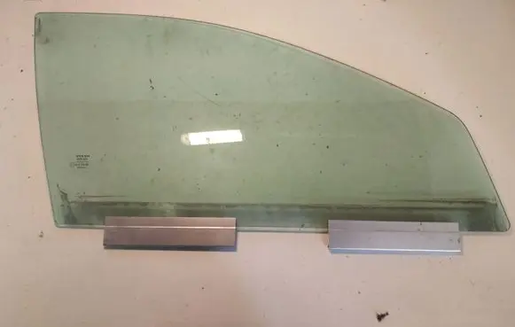 Volvo V70 Front door window glass four-door