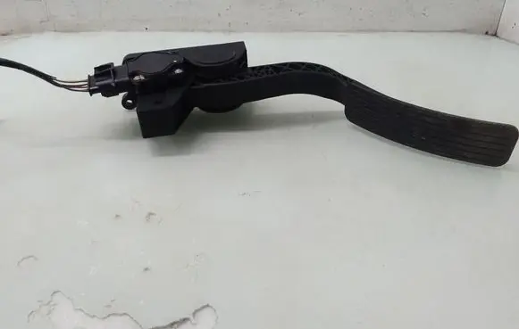 SsangYong Kyron Accelerator throttle pedal 2055009000