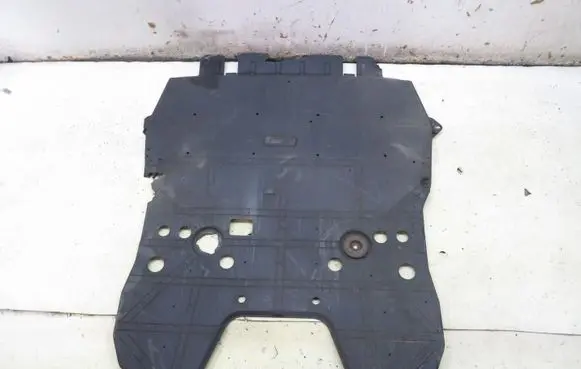 Peugeot 308 Engine splash shield/under tray KRIS235789