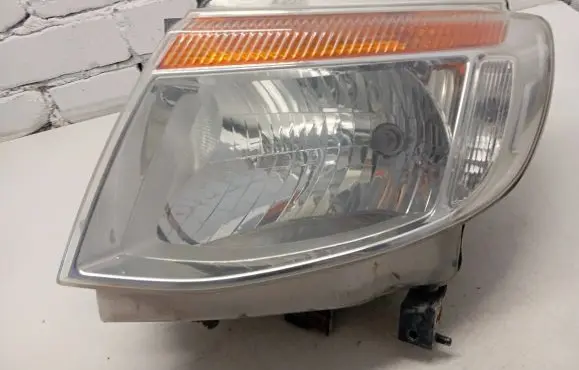 Ford Ranger Headlight/headlamp 929655T00A