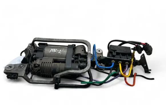 Porsche Macan (95B) Air suspension compressor/pump 95B616006D