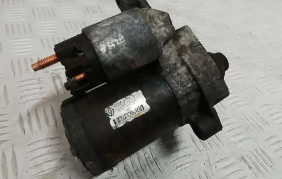 Dacia Sandero Starter motor 233000779R M000T46572ZT