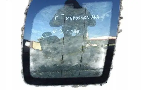 Jeep Cherokee III KJ Rear side window