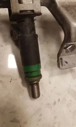Ford Focus Fuel injector 98MFBB 9F593