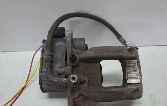 Peugeot 3008 II Rear brake caliper S27645029 9819060980