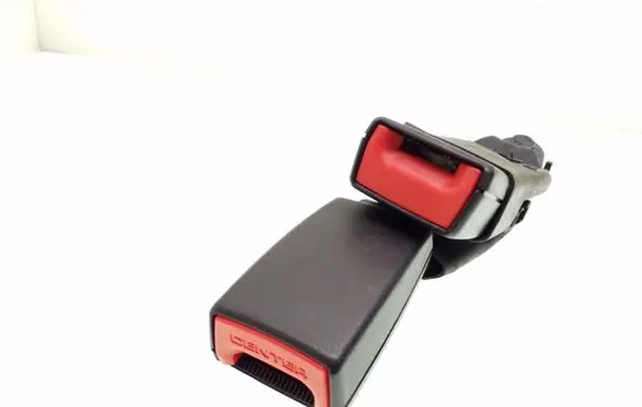 Toyota Avensis T270 Middle seatbelt buckle (rear) 7348005080