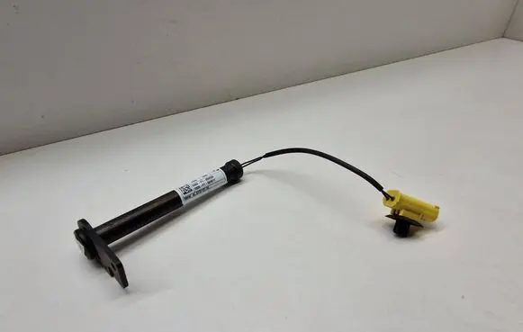 BMW 2 Active Tourer U06 Bonnet Pedestrian Airbag Actuator 8737137