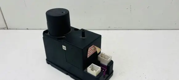 Audi A6 S6 C4 4A Central locking vacuum pump 4A0862257J