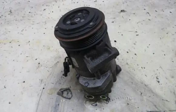 Opel Zafira C Air conditioning (A/C) compressor (pump) 39029421