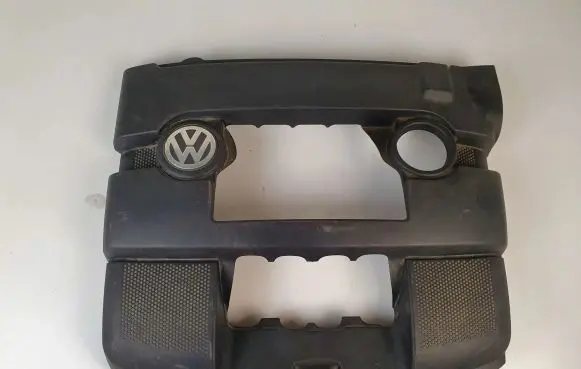 Volkswagen Jetta V Engine cover (trim) 06A10325