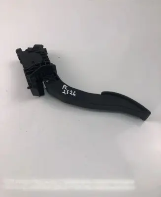 Volvo XC40 Accelerator throttle pedal bracket 32212363