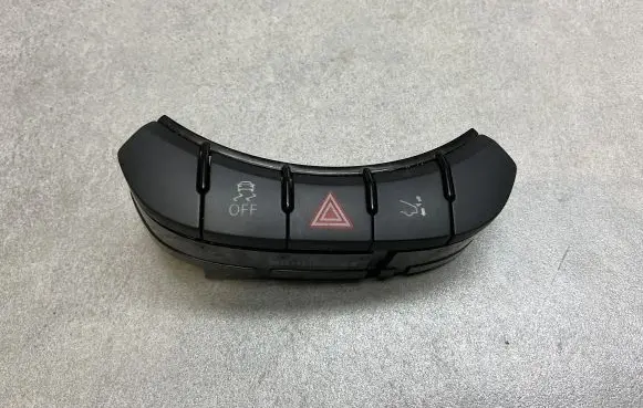 Audi TT TTS Mk2 Hazard light switch 8J0927137H