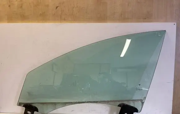 Tesla Model S Front door window glass four-door 43R001074