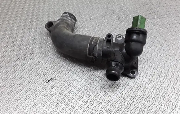 Audi A4 S4 B6 8E 8H Engine coolant pipe/hose 06B121133D