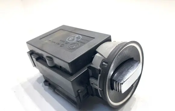 Volkswagen PASSAT B6 Ignition lock 3C0905843N