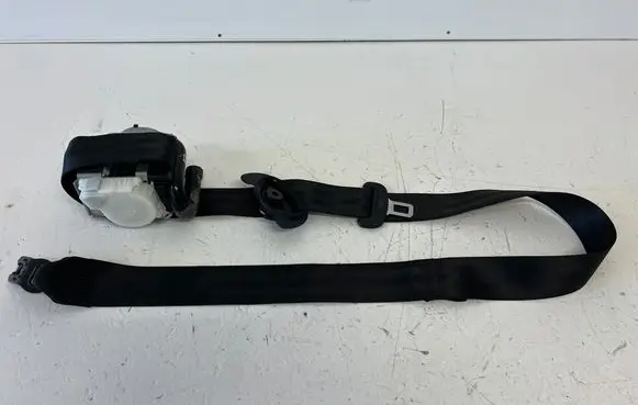 Rear seatbelt