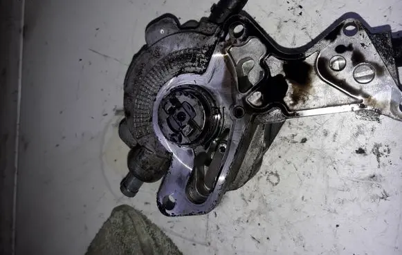 Audi A4 S4 B6 8E 8H Fuel injection high pressure pump