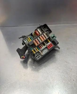 Peugeot 206 Fuse module 96280244