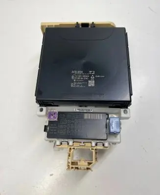 Suzuki Swift III Comfort/convenience module 116RI000404 3678580SA0