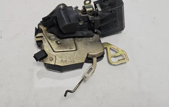 BMW Z3 E36 Front door lock 8397731 F00PYV0696