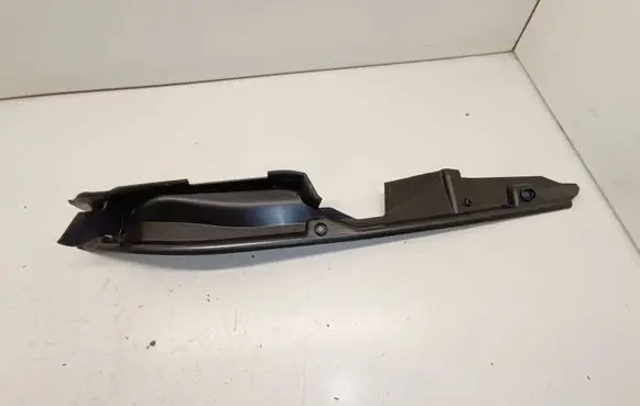 BMW 1 F40 Fender end trim 18331210 BBP229301