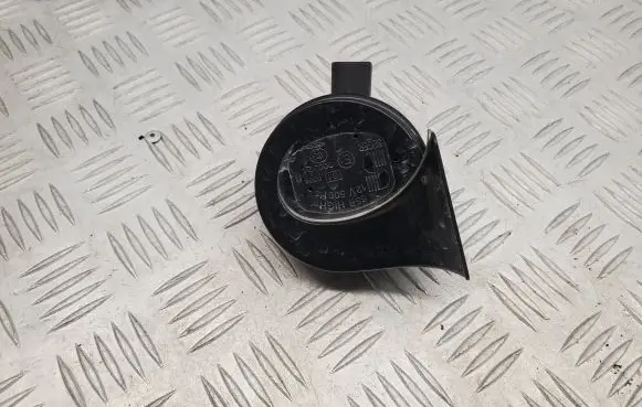Audi Q3 8U Horn signal