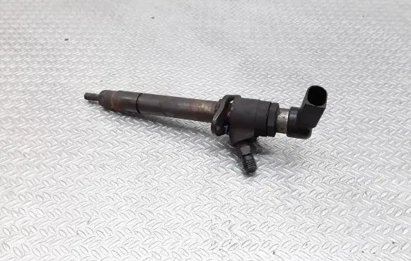 Jaguar XF X250 Fuel injector 5U3Q9K546AA