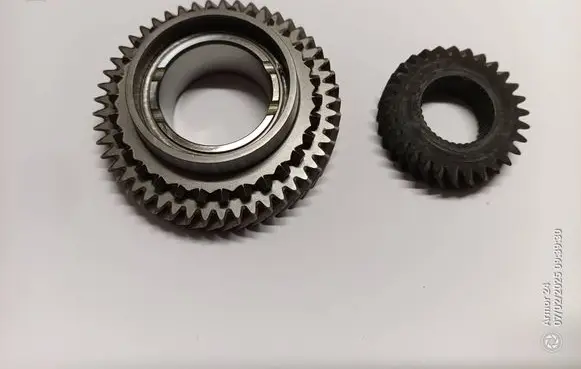 Volkswagen Multivan T5 Fifth/5th gear pinion 02Z311361 02Z311158