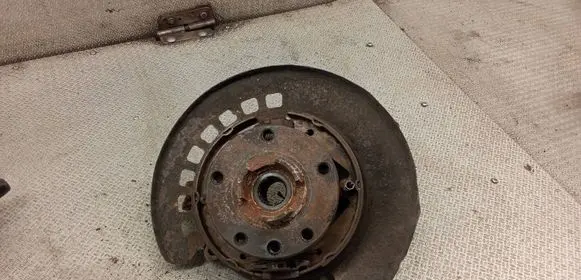 Audi Q7 4L Rear wheel hub spindle/knuckle 