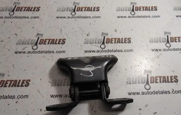 Hyundai i30 Rear door upper hinge