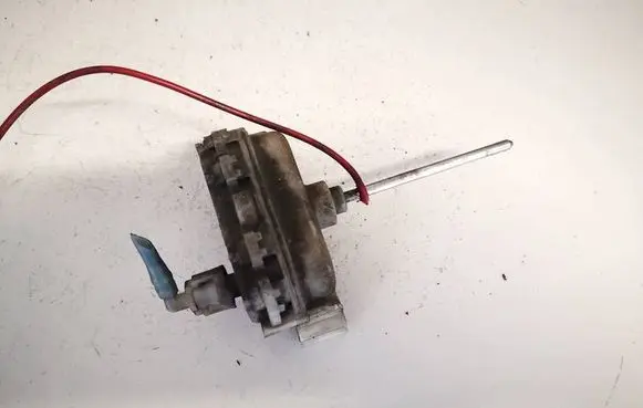 Audi A3 S3 8L Central locking vacuum pump 8l0862153