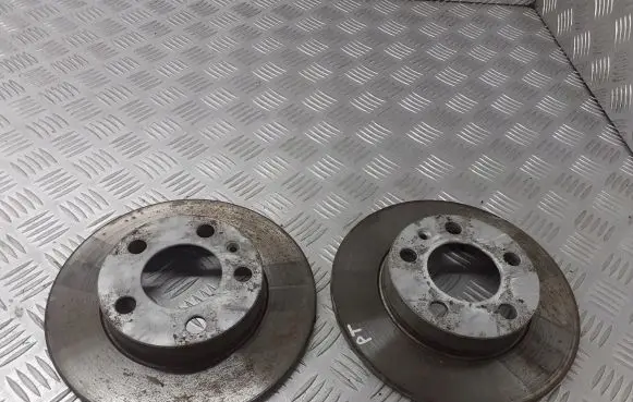 Volkswagen Polo IV 9N3 Rear brake disc