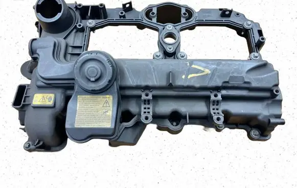 BMW 4 F32 F33 Rocker cam cover 7588412 15265812 7633630